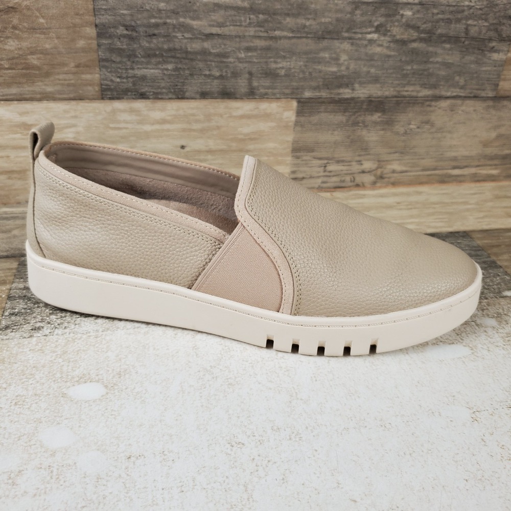 Vionic Cambria Womens Casual Shoes Sz 9 Tan Leather Flat Slip On Sneakers